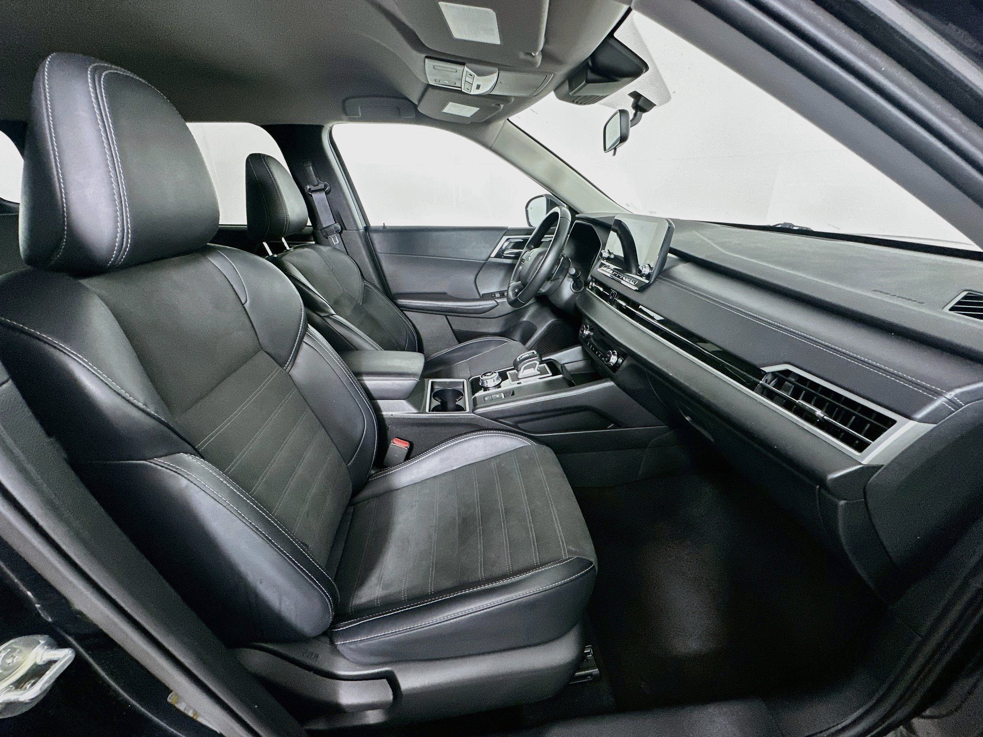 Used 2024 Mitsubishi Outlander SE Black Edition AWD/4WD image 34