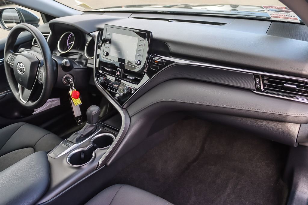 Used 2023 Toyota Camry LE image 31
