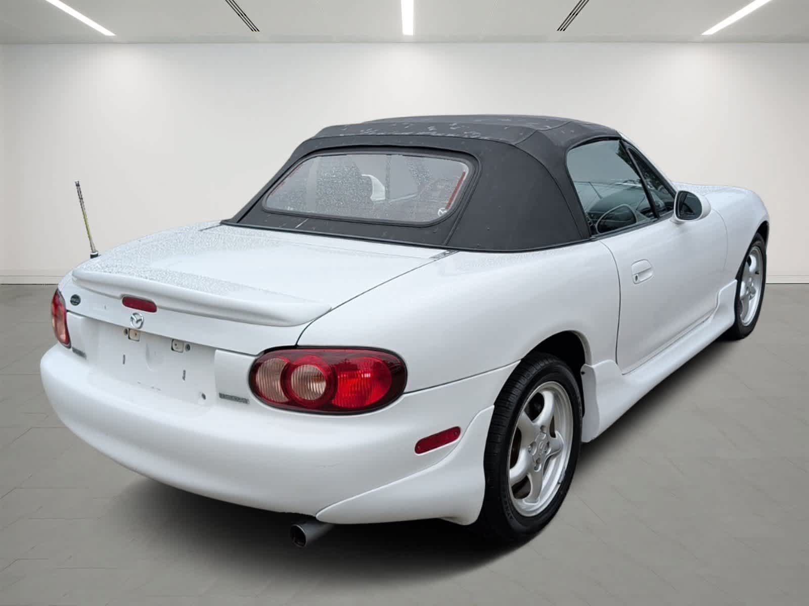 Used 2001 MAZDA MX-5 Miata RWD image 6