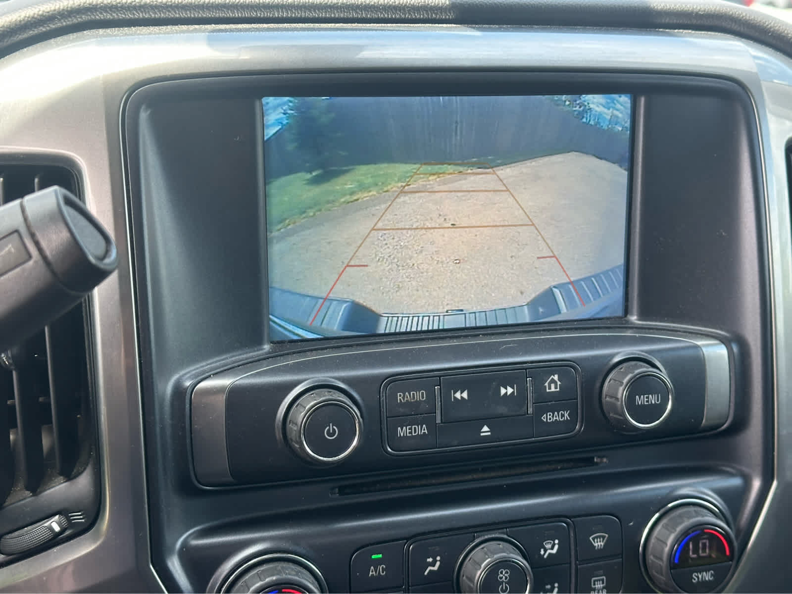 Used 2018 Chevrolet Silverado 1500 LT w/ LT Eassist Package AWD/4WD image 13