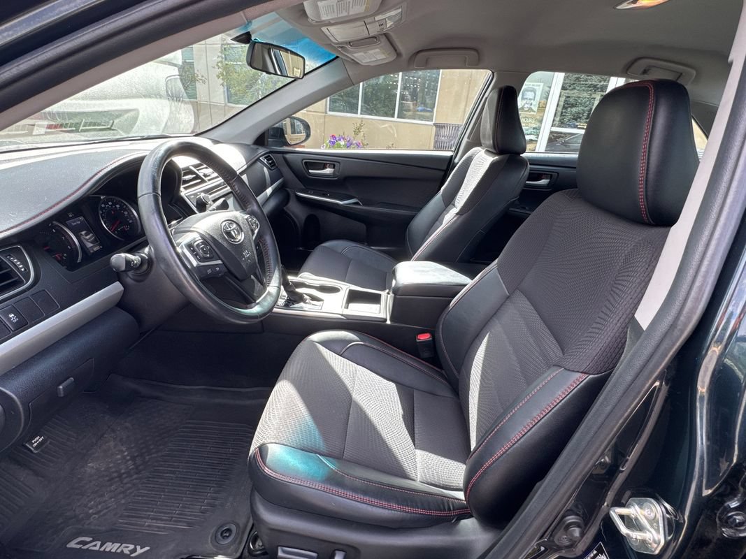 Used 2016 Toyota Camry SE FWD image 25
