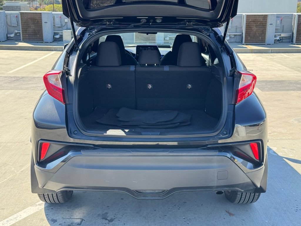 Used 2020 Toyota C-HR XLE FWD image 22