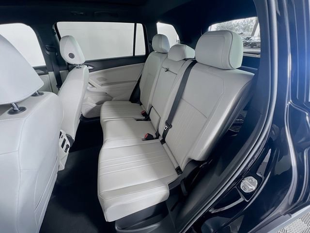 Used 2023 Volkswagen Tiguan SE R-Line image 27