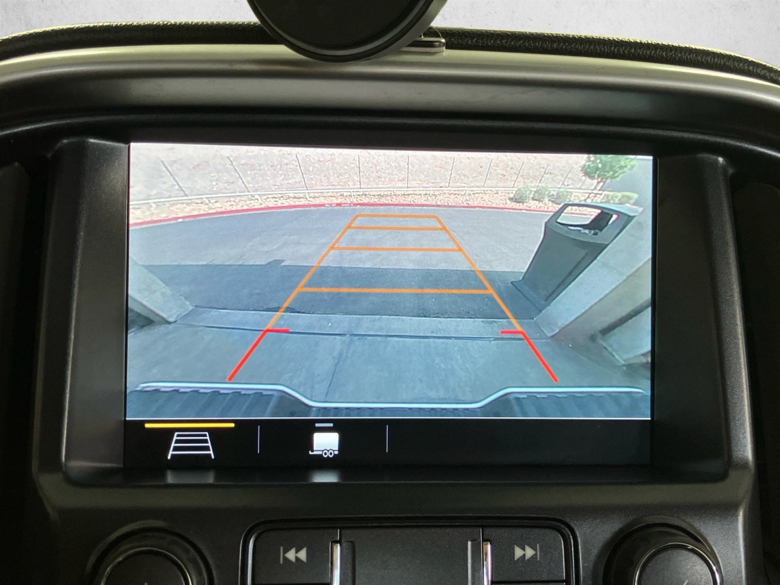 Used 2022 Chevrolet Colorado LT w/ Safety Package AWD/4WD image 17