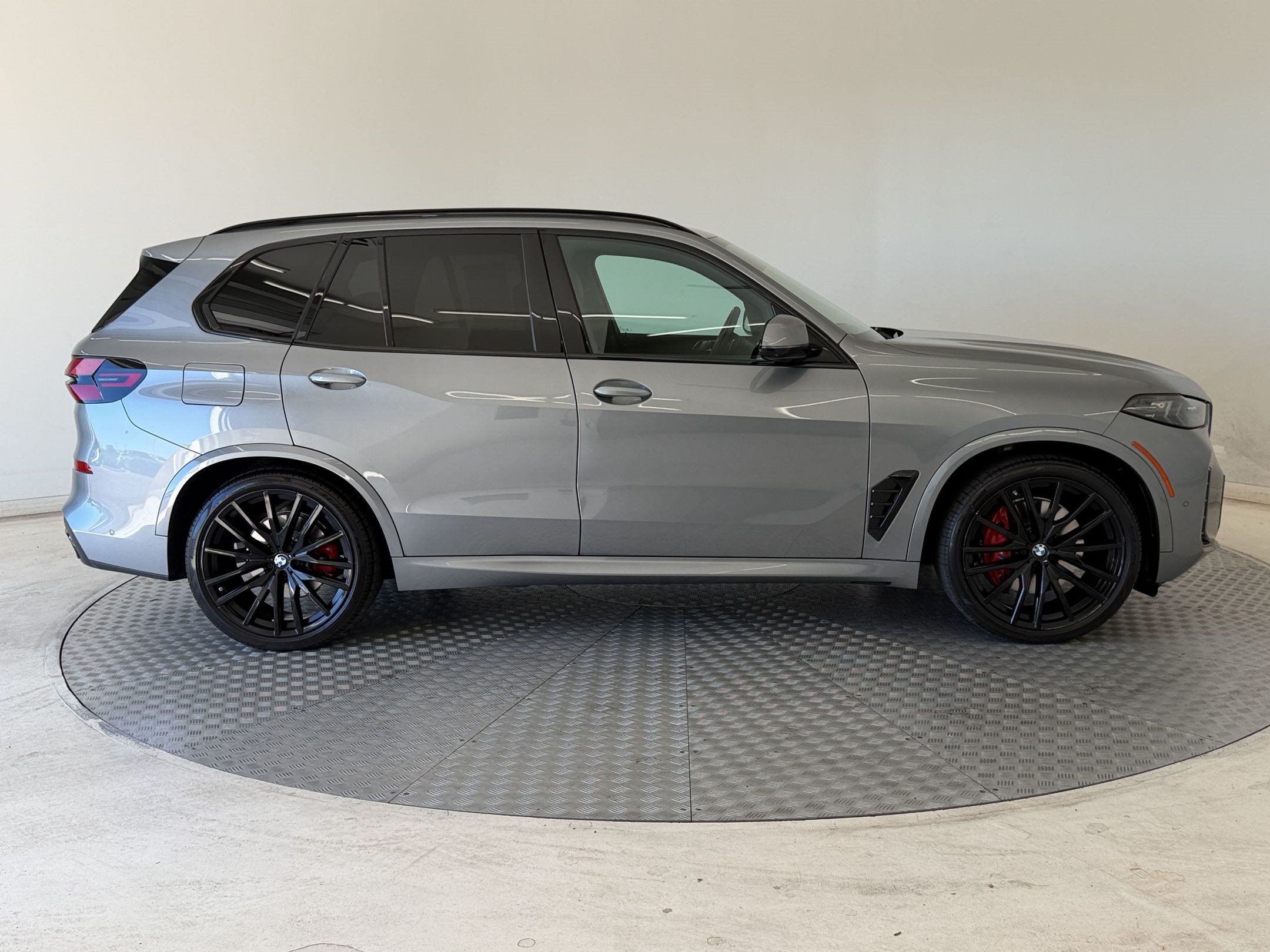 Used 2026 BMW X5 xDrive40i w/ Executive Package AWD/4WD image 8