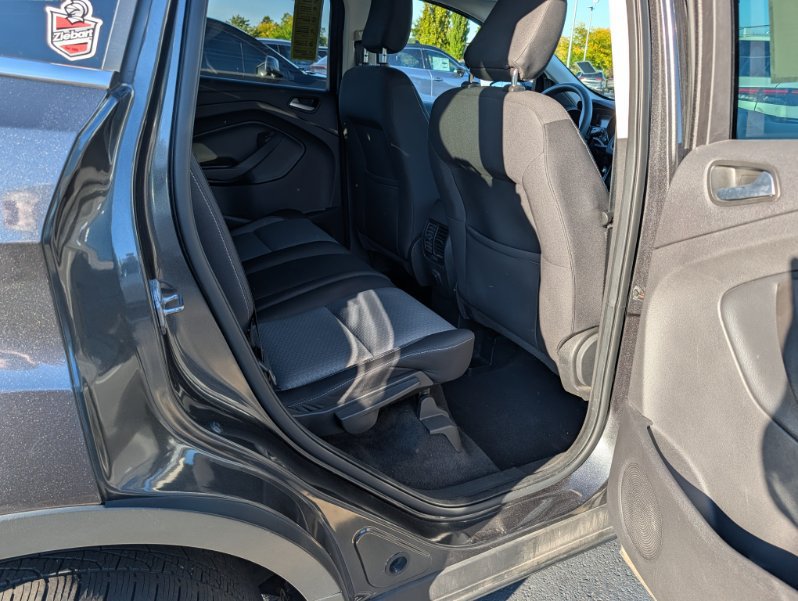 Used 2018 Ford Escape SE w/ SE Sync 3 Package FWD image 30