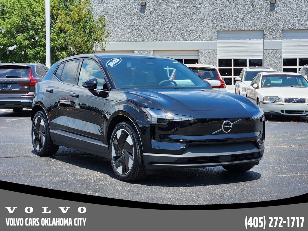 New 2025 Volvo EX30 Plus w/ Protection Package Premier image 2