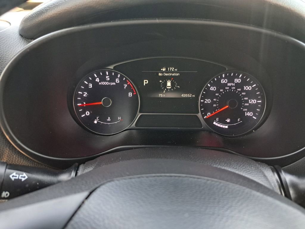 Used 2017 Kia Soul + image 12