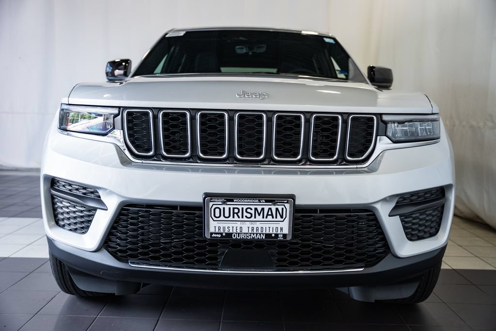 New 2026 Jeep Grand Cherokee Laredo X AWD/4WD image 2