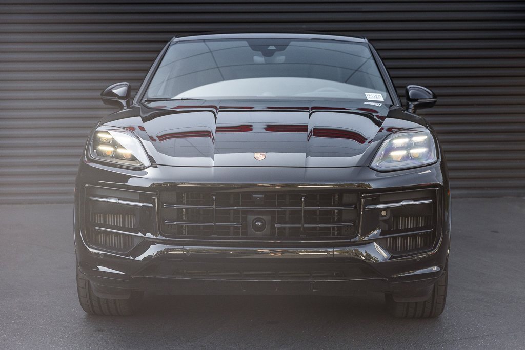 Certified 2025 Porsche Cayenne GTS image 7