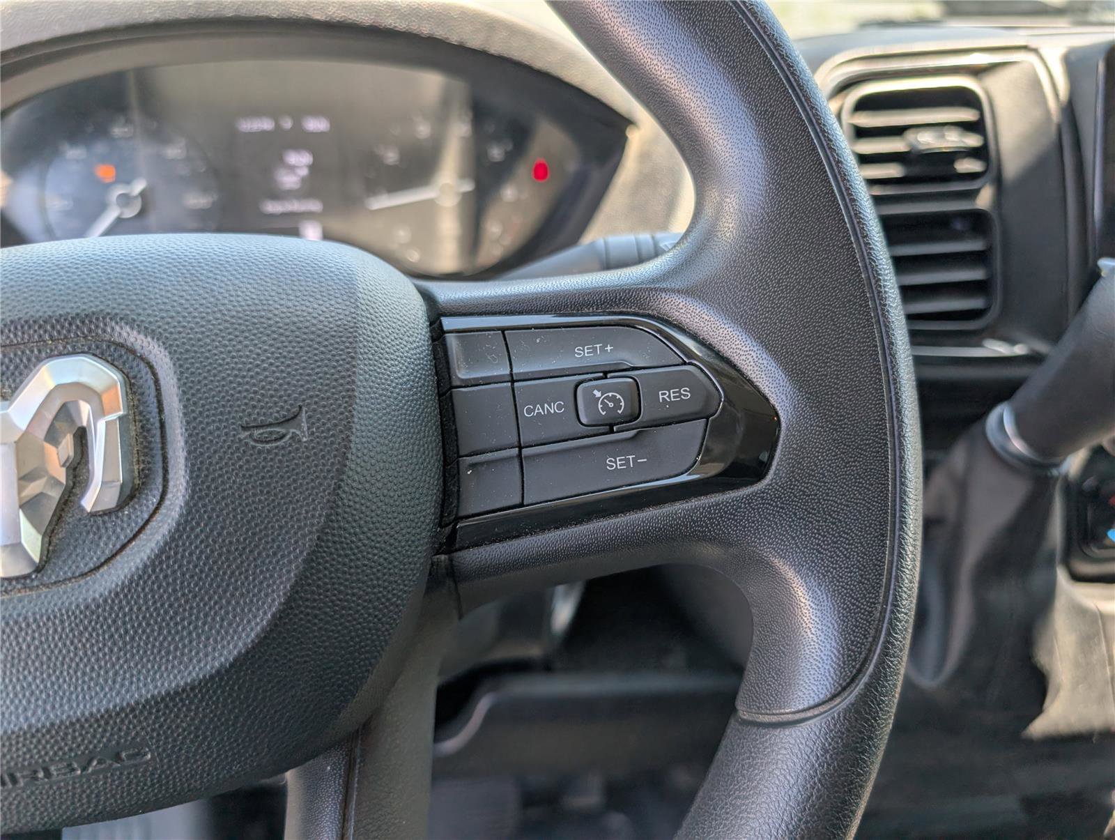 Used 2023 RAM ProMaster 2500 w/ Convenience Group FWD image 19