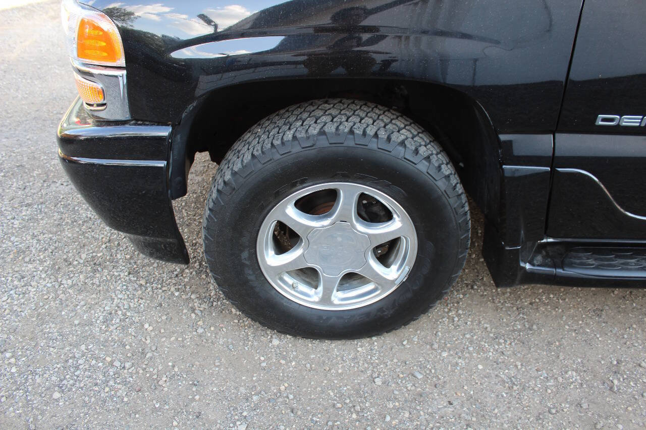 Used 2005 GMC Yukon Denali AWD/4WD image 28