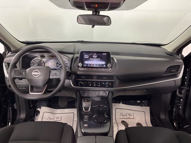 Used 2025 Nissan Rogue S image 37