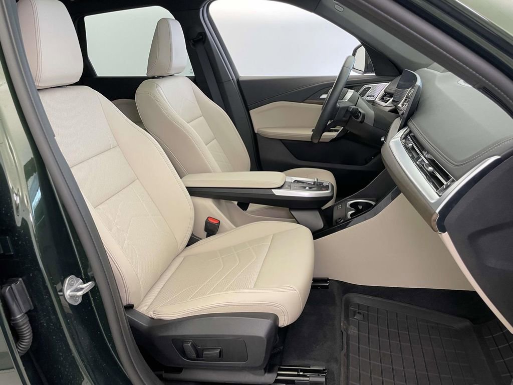 Used 2025 BMW X1 xDrive28i w/ Technology Package image 23