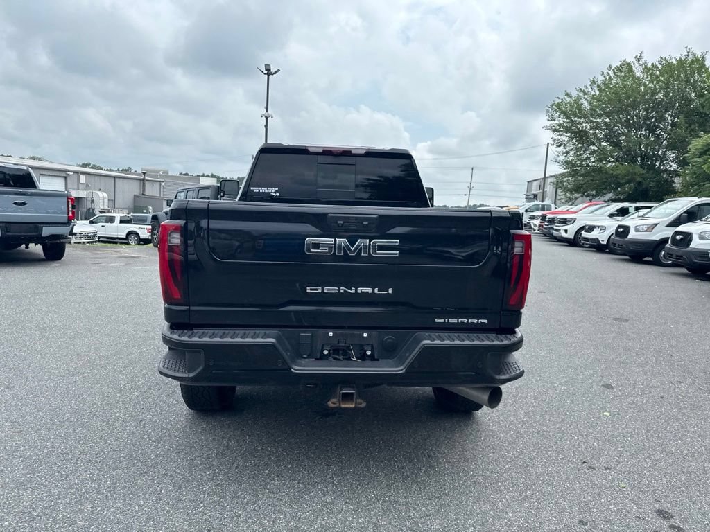 Used 2024 GMC Sierra 3500 Denali Ultimate AWD/4WD image 5