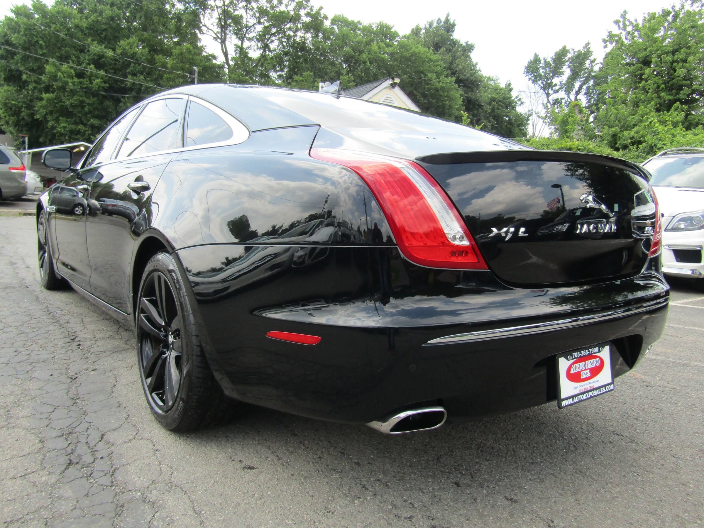 Used 2013 Jaguar XJ L Supersport RWD image 5