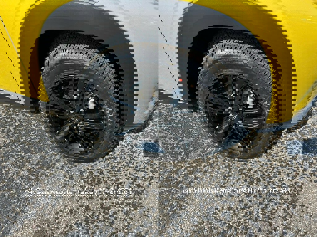 Used 2024 Chevrolet Trax ACTIV w/ Sunroof Package image 11