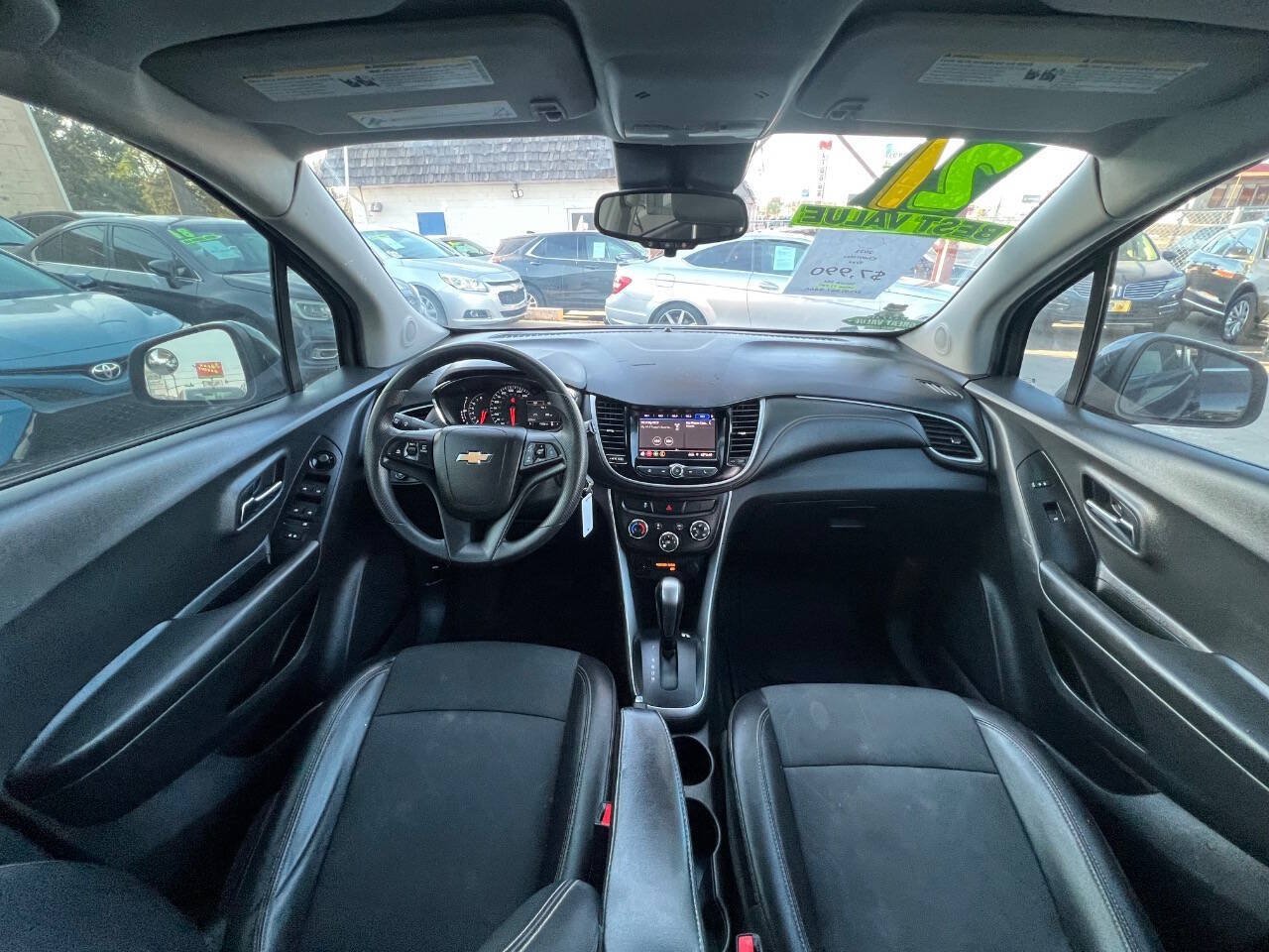 Used 2021 Chevrolet Trax LT AWD/4WD image 12
