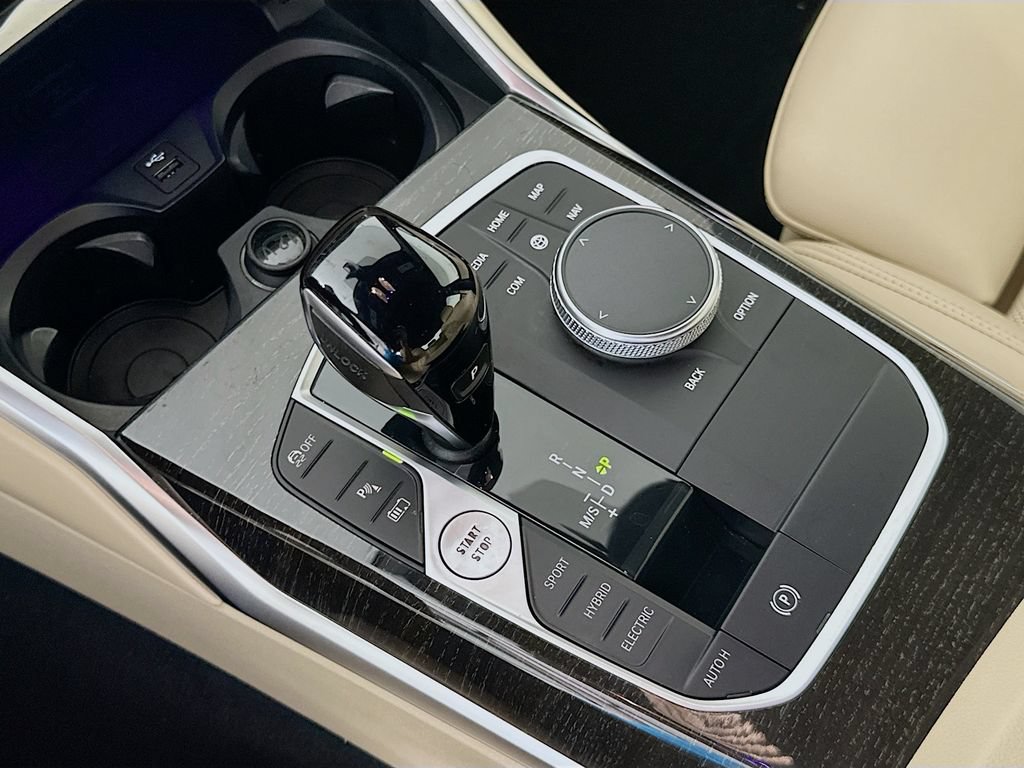 Used 2022 BMW 330e w/ M Sport Package RWD image 17