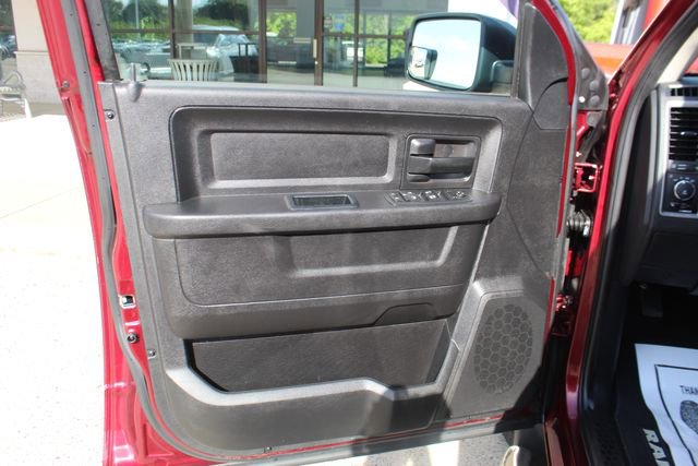 Used 2017 RAM 1500 Express AWD/4WD image 9