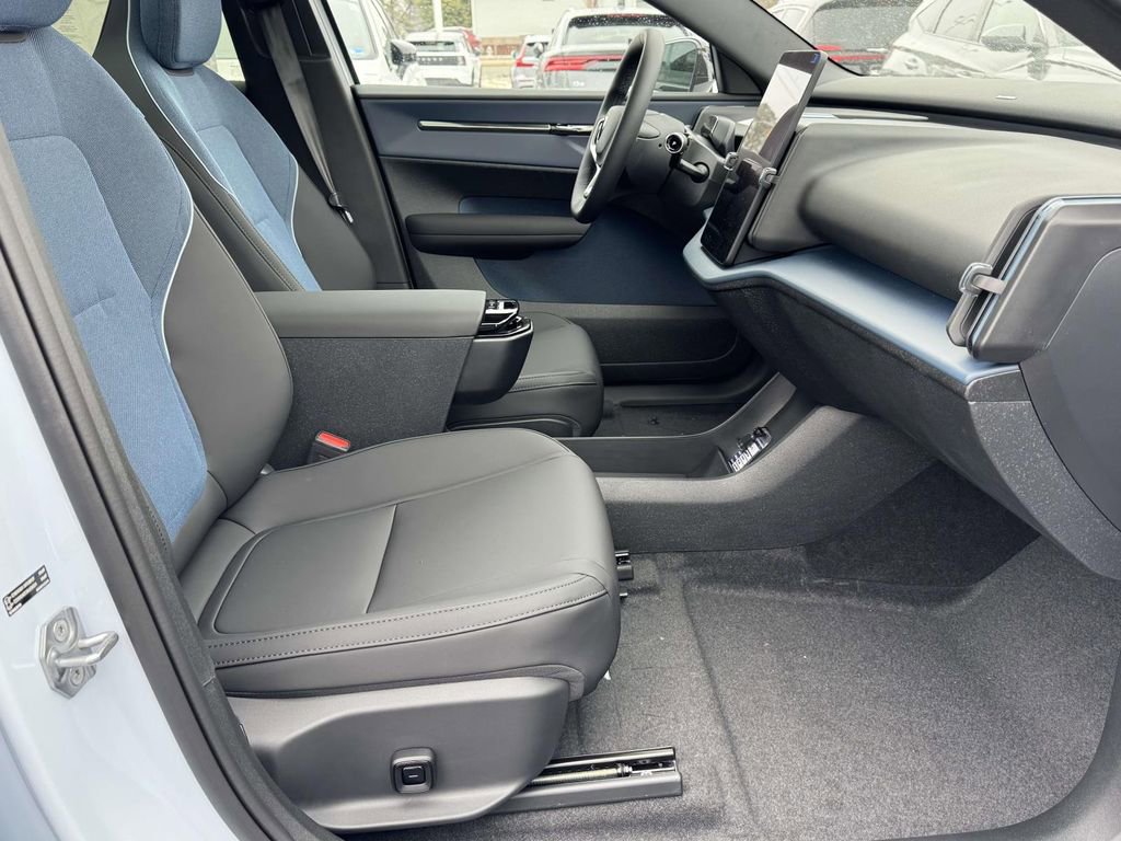 New 2026 Volvo EX30 Plus w/ Climate Package image 12