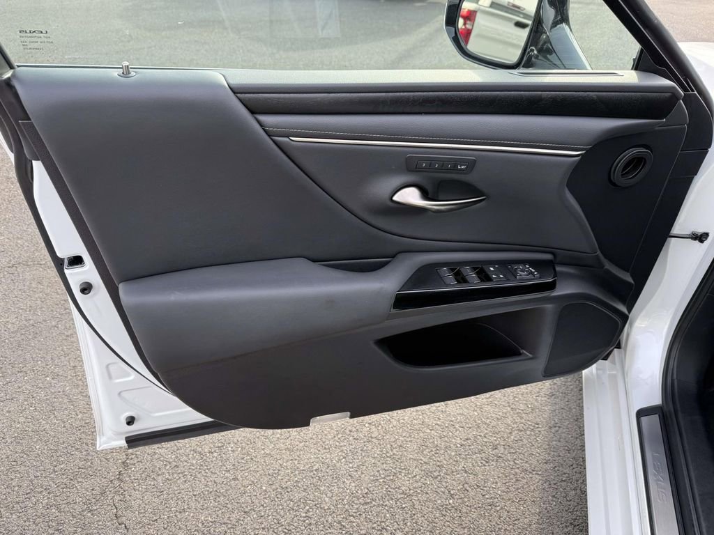Used 2023 Lexus ES 250 w/ Premium Package image 16