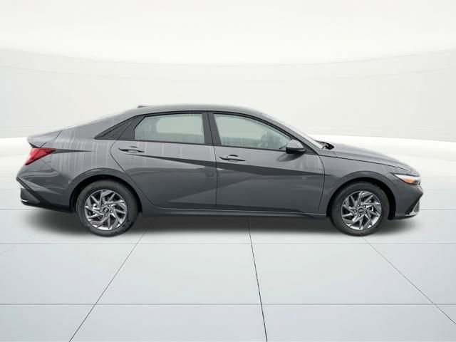 New 2026 Hyundai Elantra Blue image 6