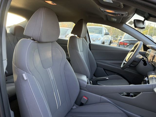 Used 2024 Hyundai Elantra SEL image 17