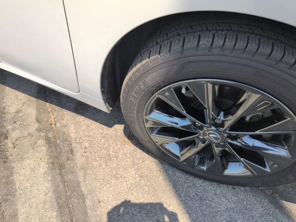 Used 2015 Lexus ES 300h image 45