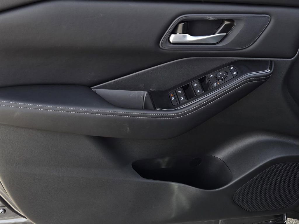 New 2026 Nissan Rogue SV image 17