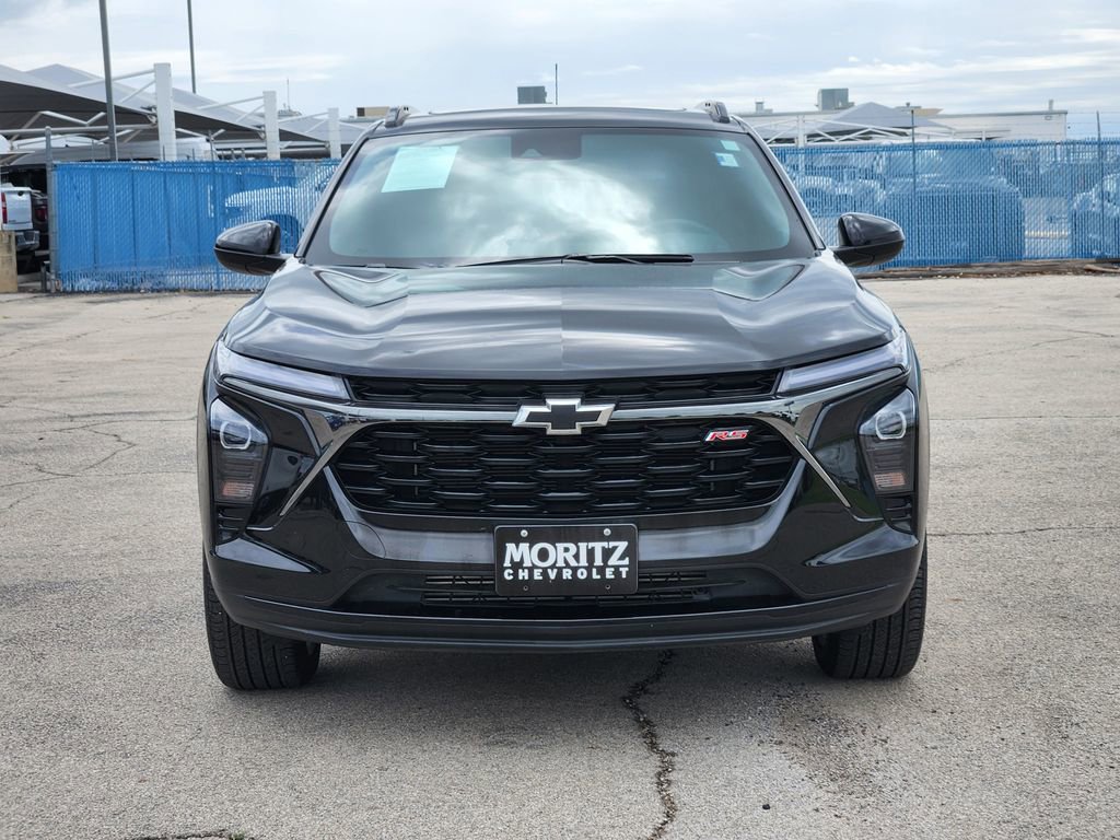 Certified 2025 Chevrolet Trax RS w/ Sunroof Package FWD image 2
