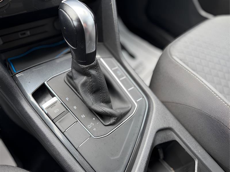 Used 2018 Volkswagen Tiguan S image 40