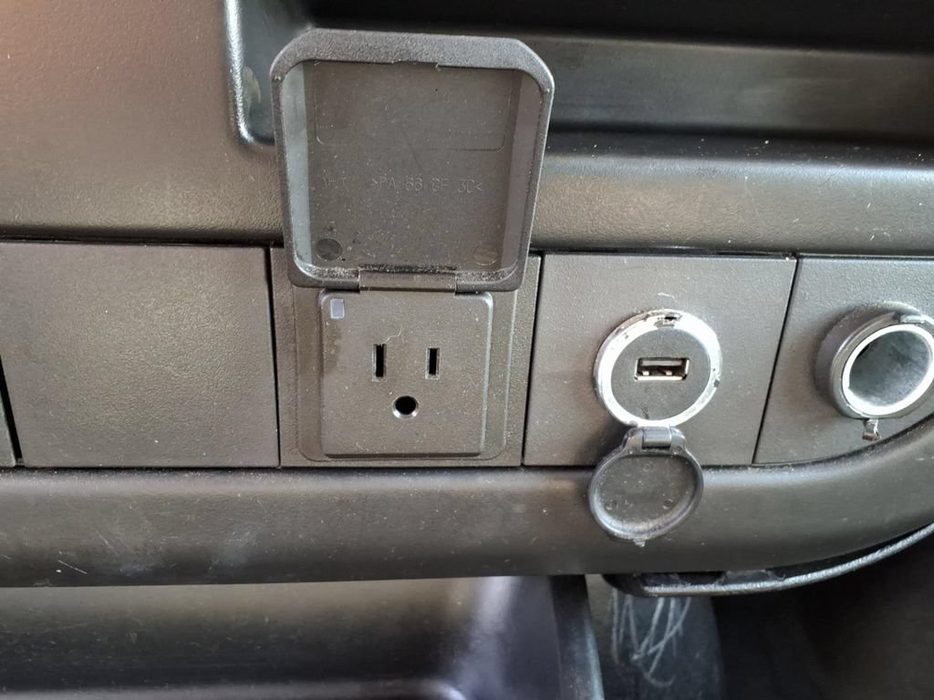 Used 2016 Chevrolet Express 2500 RWD image 24