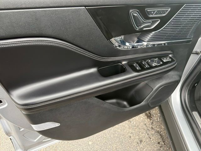 Used 2021 Lincoln Corsair AWD image 15