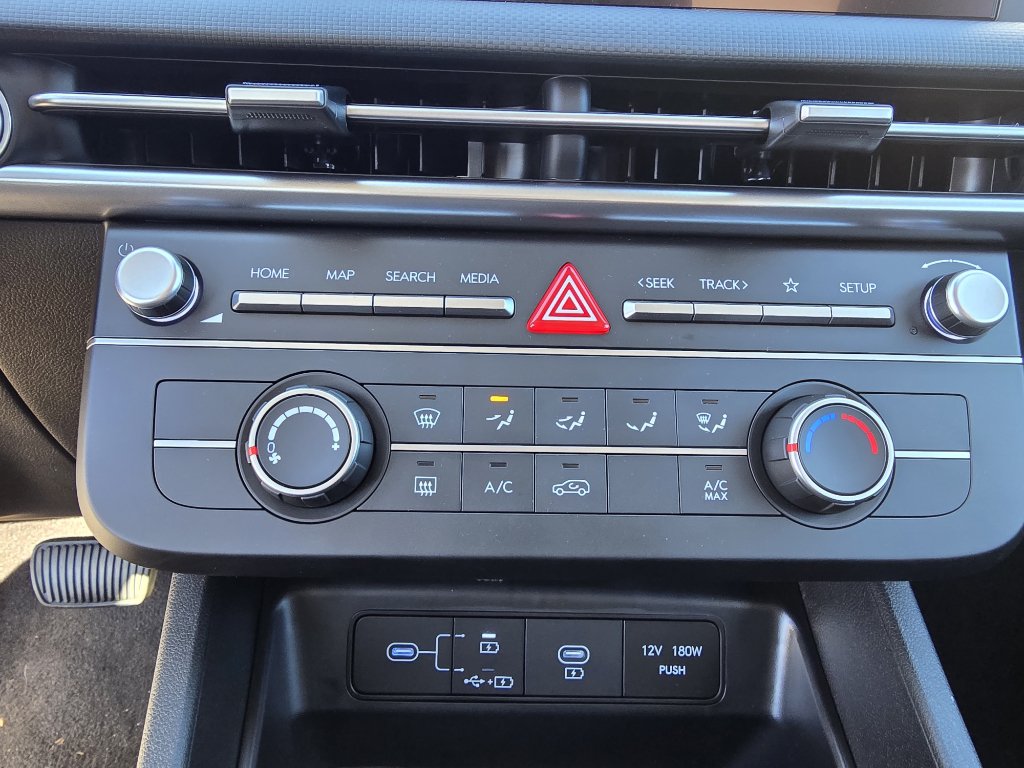 Used 2026 Hyundai Tucson SE AWD/4WD image 32