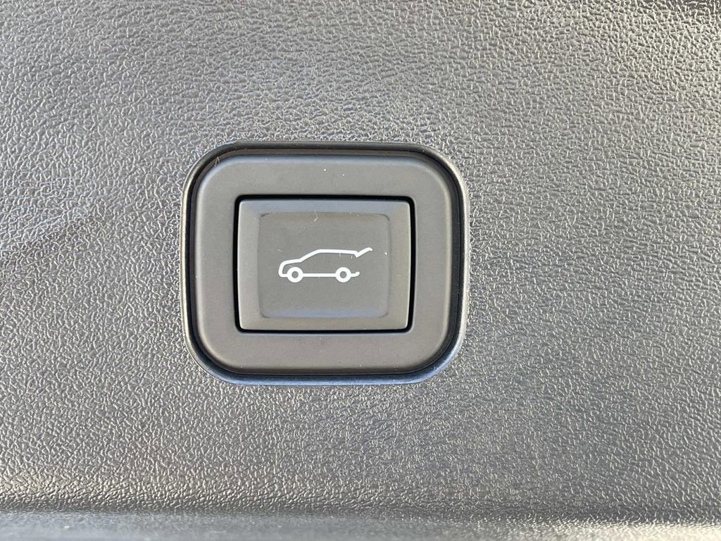 New 2026 Cadillac Vistiq Luxury image 13