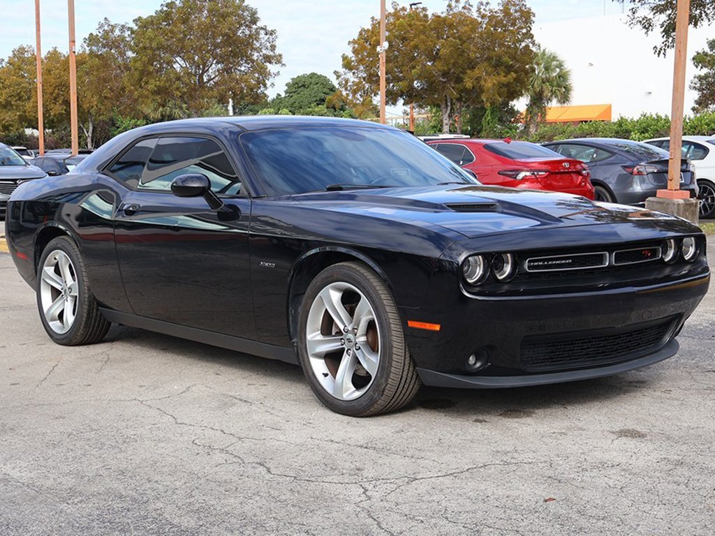 Used 2017 Dodge Challenger R/T image 36