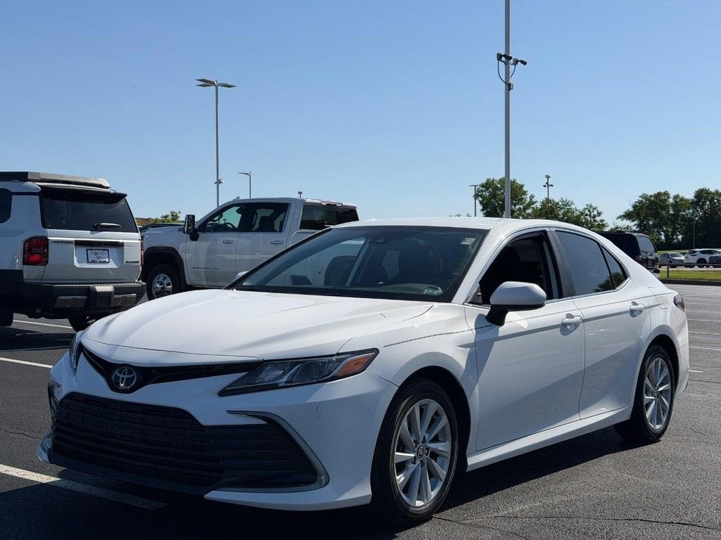 Used 2022 Toyota Camry LE FWD image 10