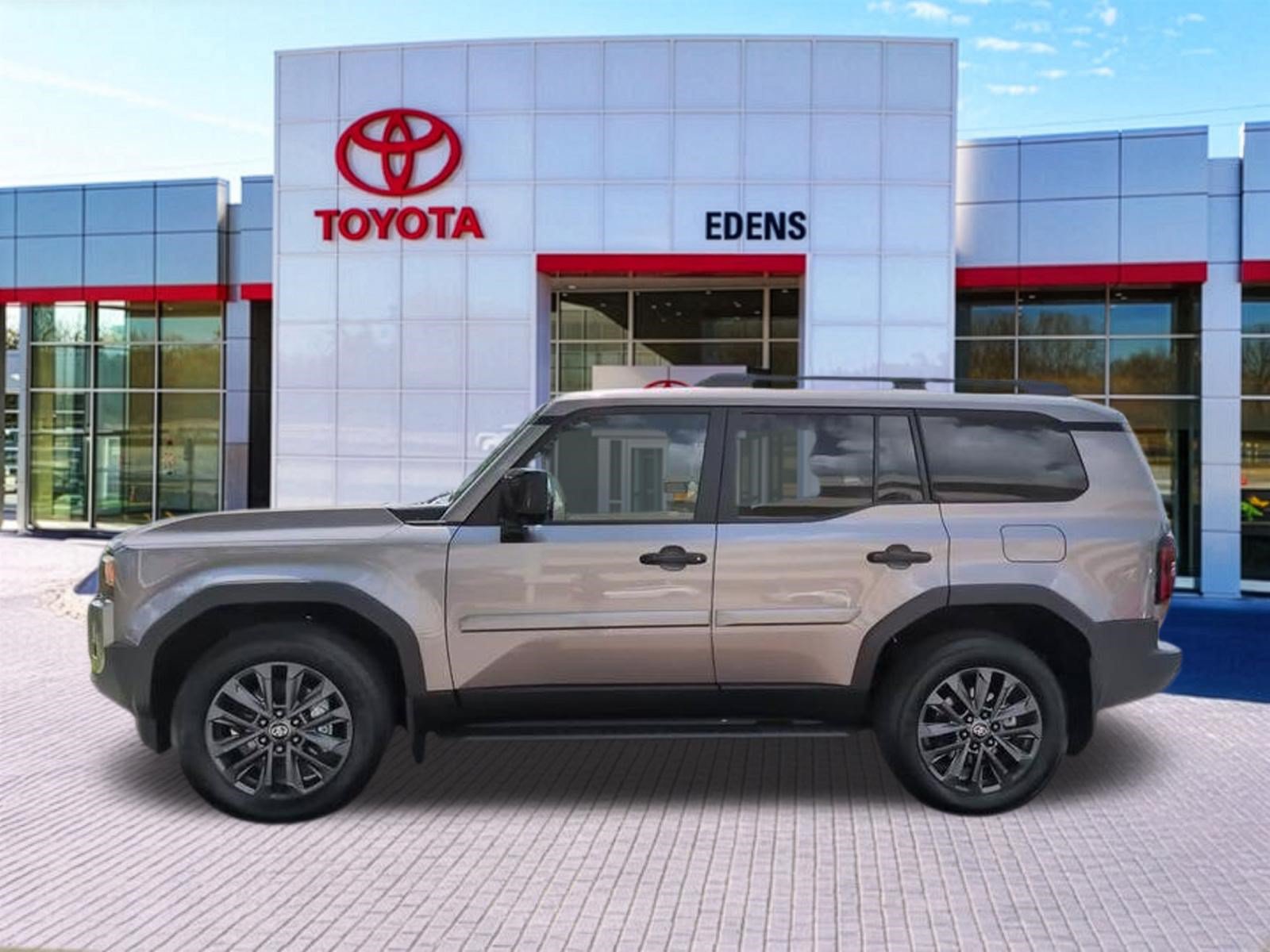 New 2027 Toyota Land Cruiser w/ Premium Package AWD/4WD image 8