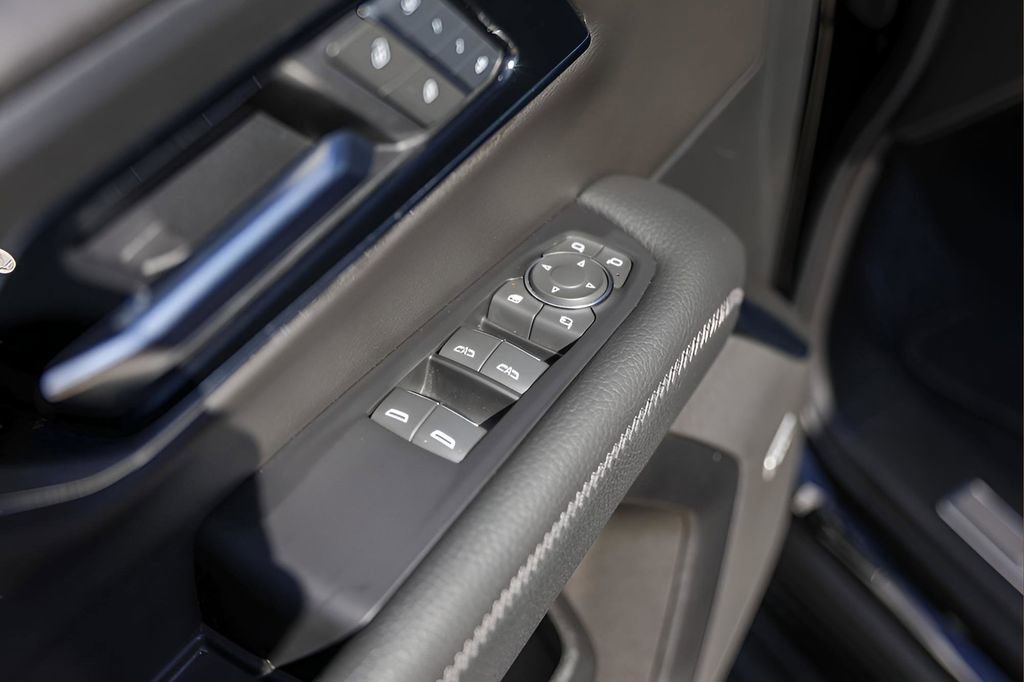 Used 2025 GMC Yukon Denali image 21