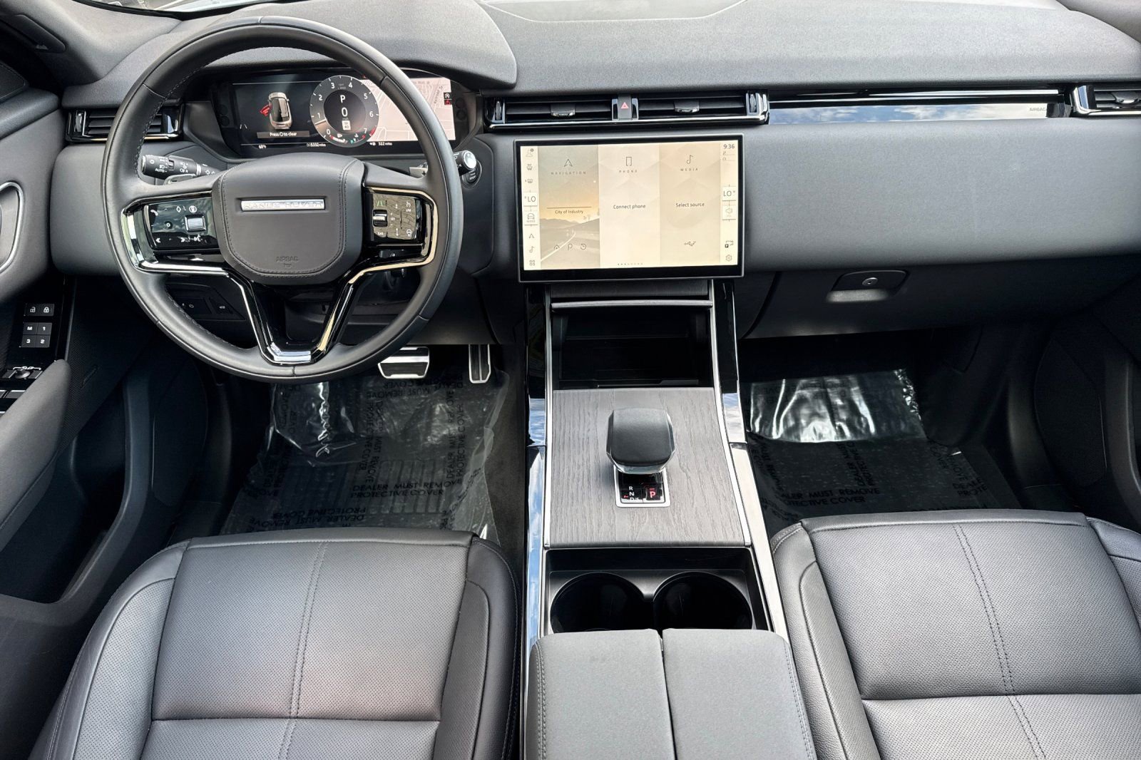 Used 2025 Land Rover Range Rover Velar Dynamic SE image 14