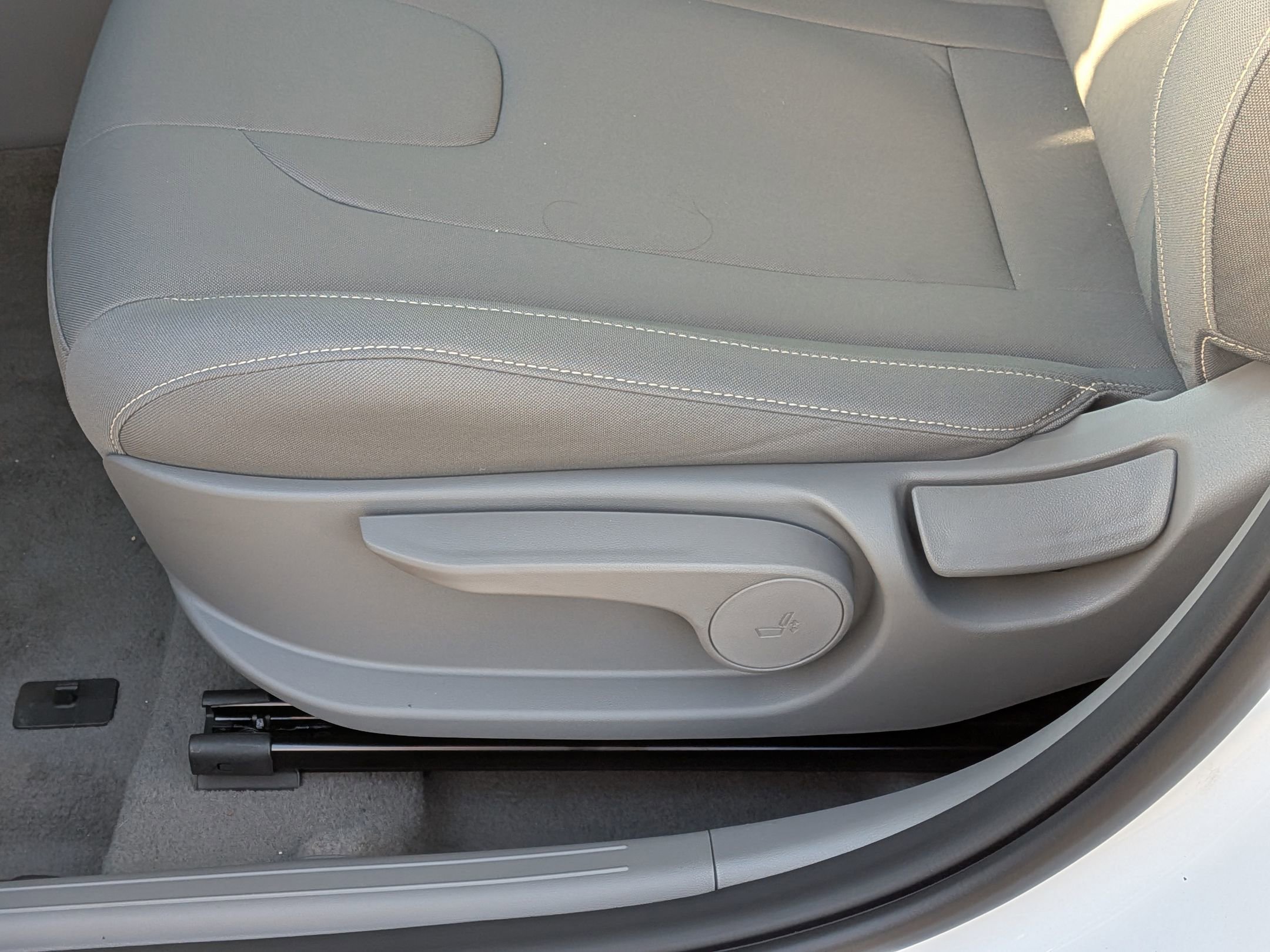 New 2026 Hyundai Elantra Sport FWD image 18