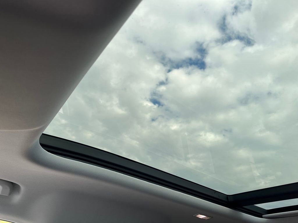 New 2026 Land Rover Defender 110 S image 7