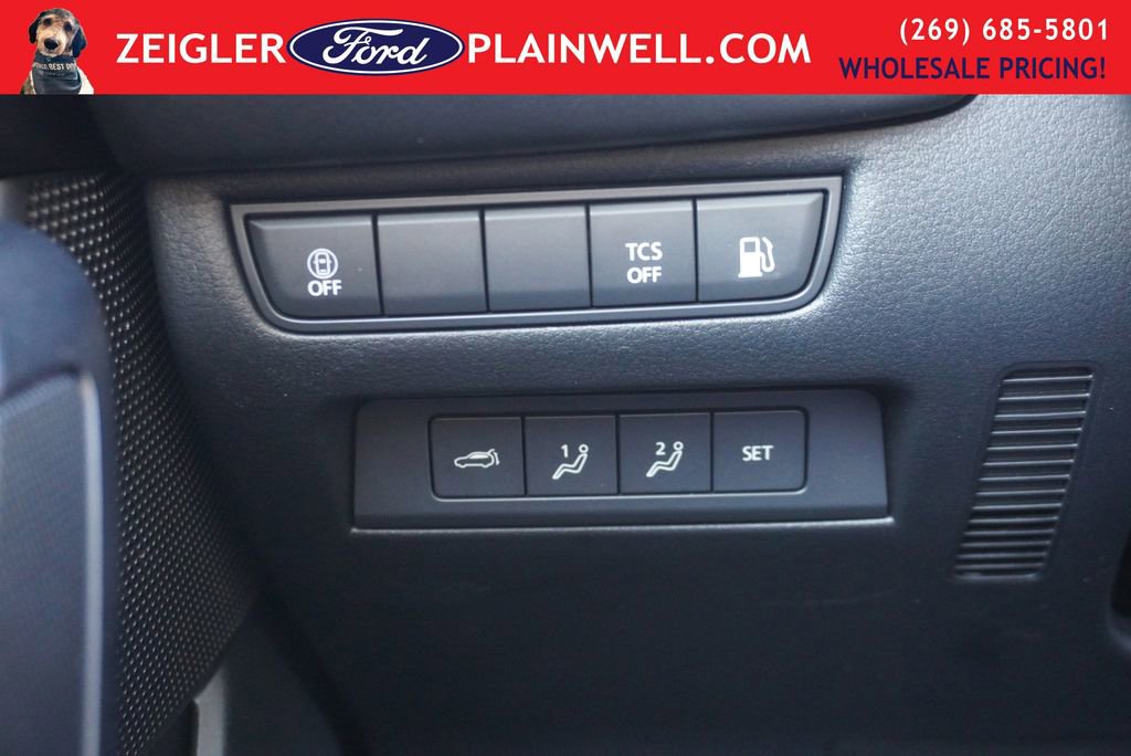 Used 2025 MAZDA CX-50 AWD 2.5 Hybrid w/ Premium Pkg image 31