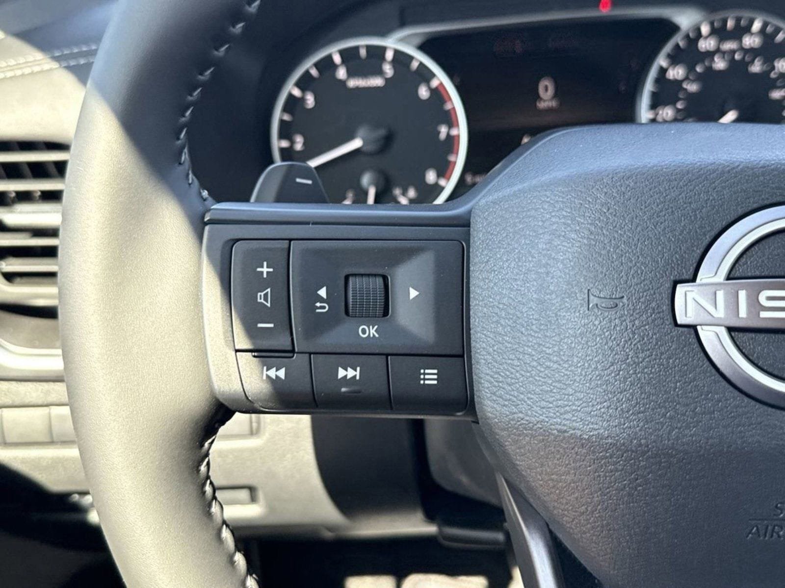 New 2026 Nissan Rogue SV AWD/4WD image 25