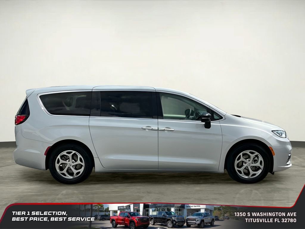 Used 2024 Chrysler Pacifica Limited image 8