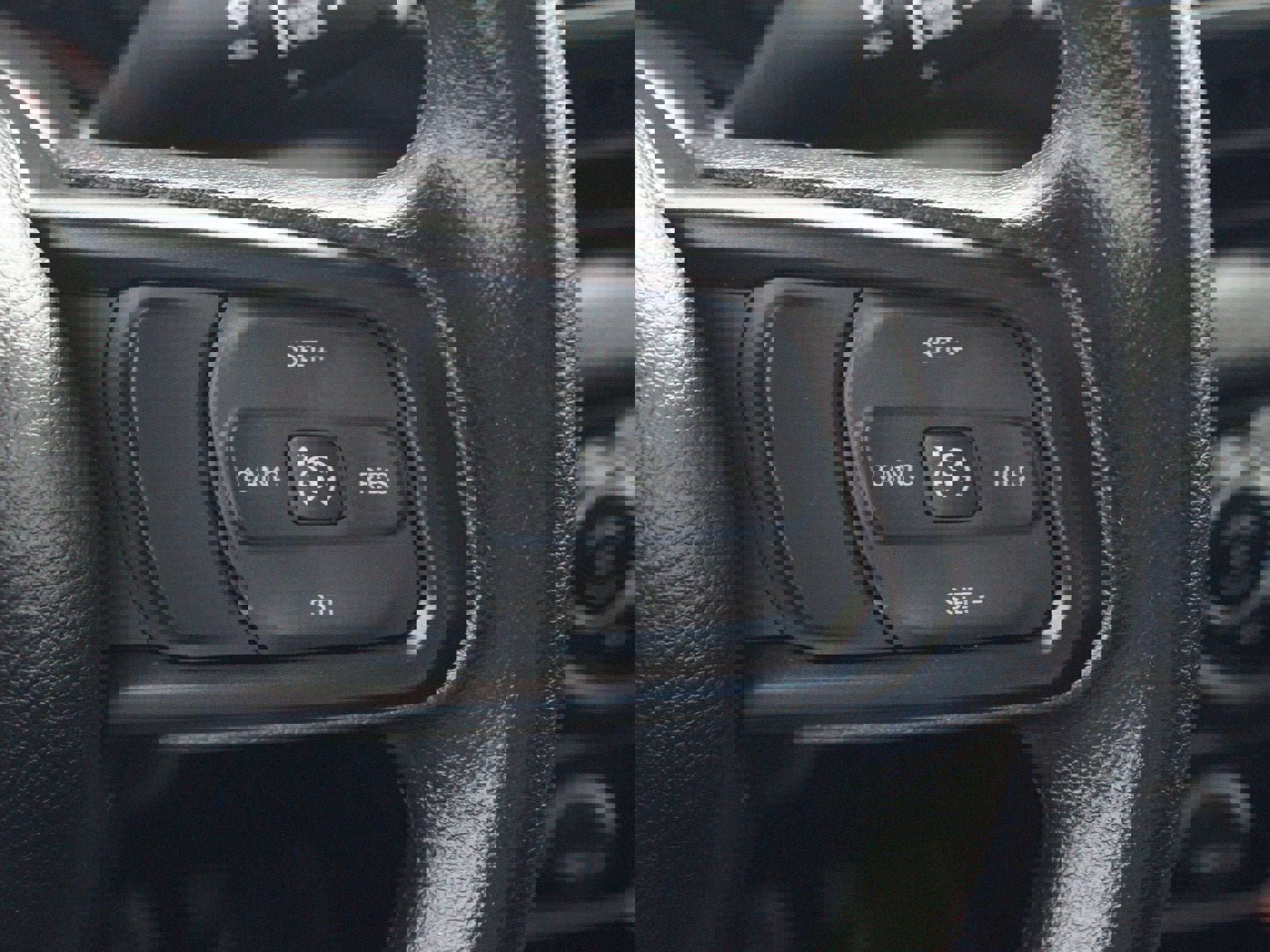 Used 2025 Jeep Gladiator Sport image 9