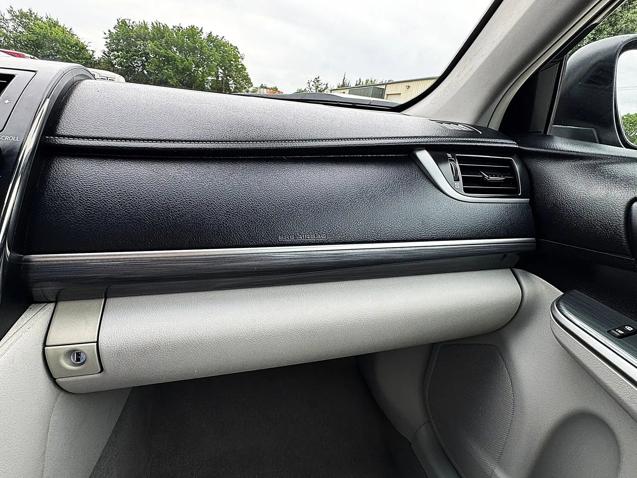 Used 2012 Toyota Camry LE FWD image 32