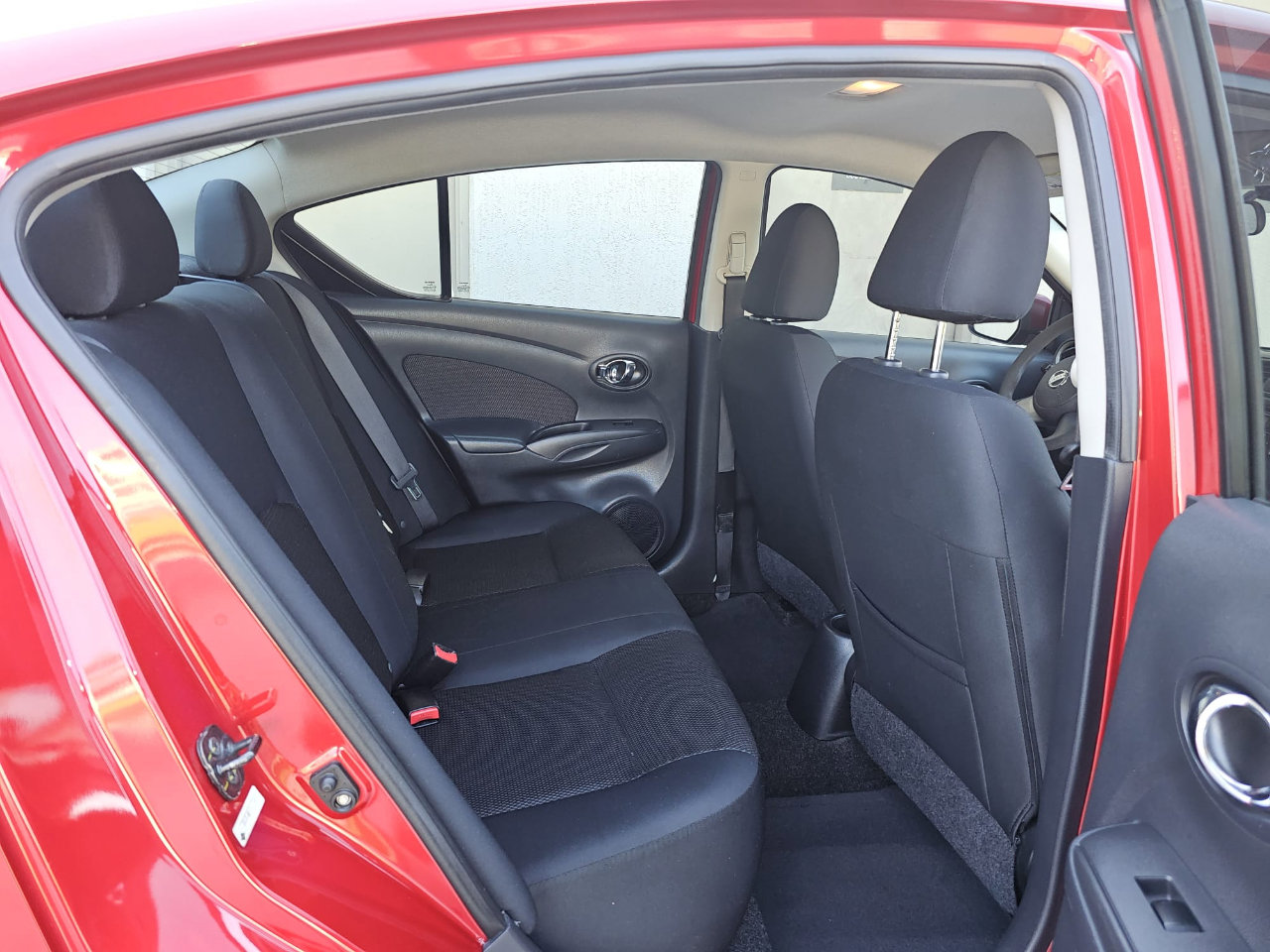 Used 2013 Nissan Versa SV image 26