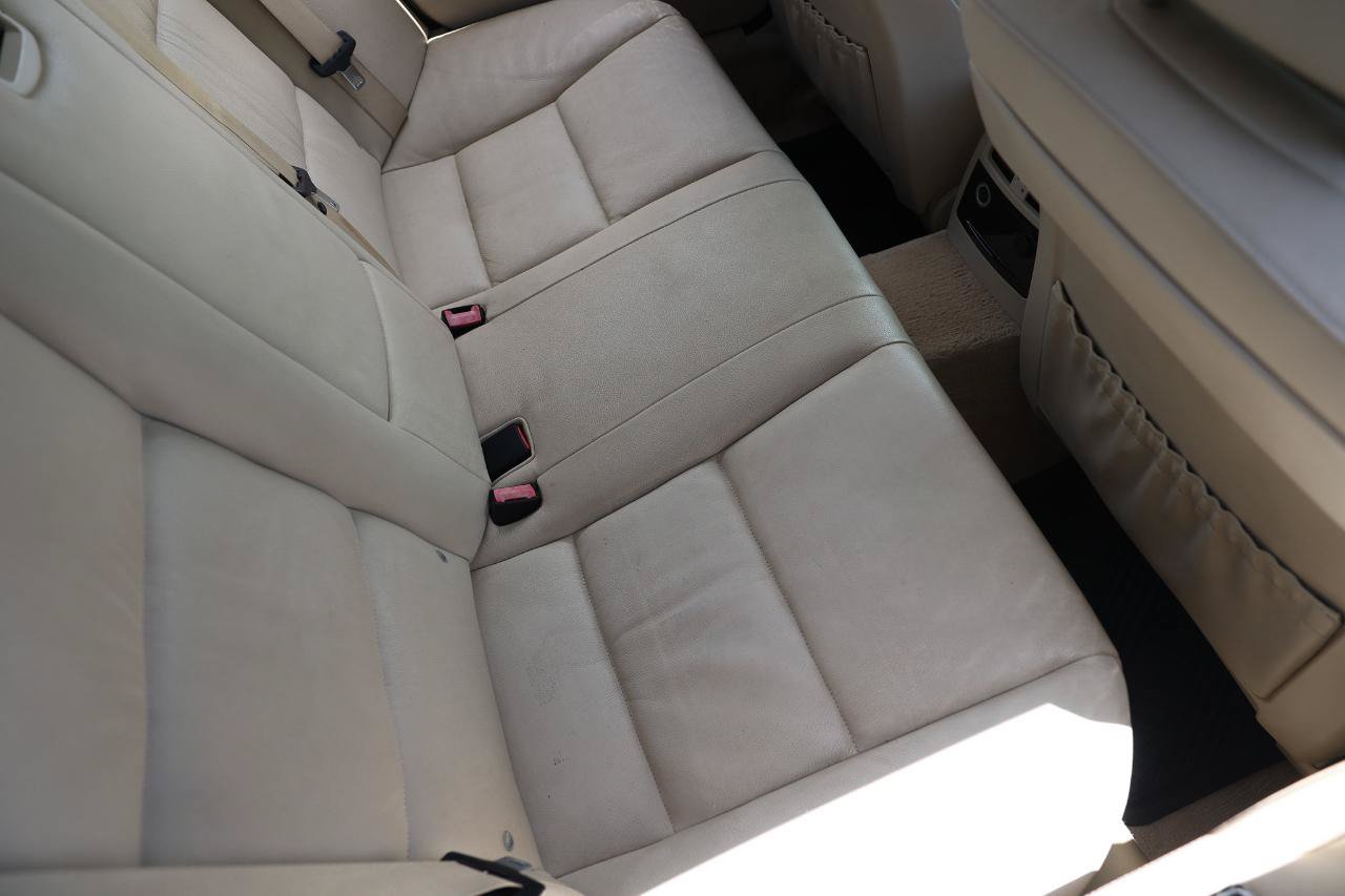 Used 2010 BMW 528i Sedan RWD image 12